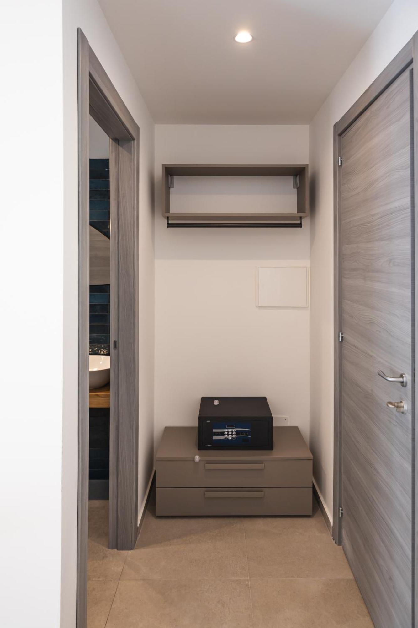 Atena Room 勒托阳尼 外观 照片