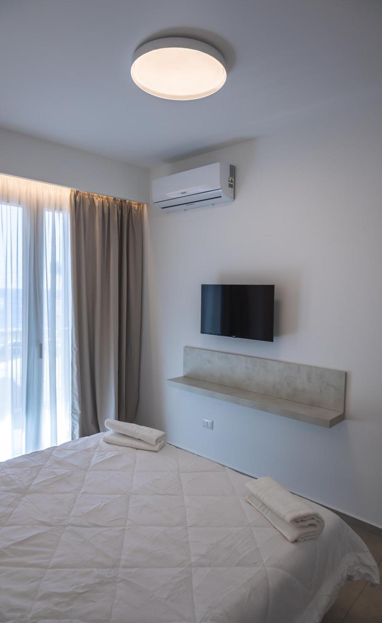 Atena Room 勒托阳尼 外观 照片
