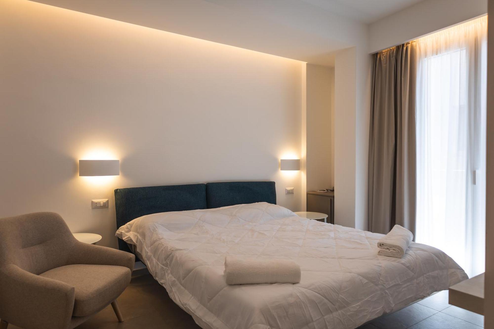 Atena Room 勒托阳尼 外观 照片