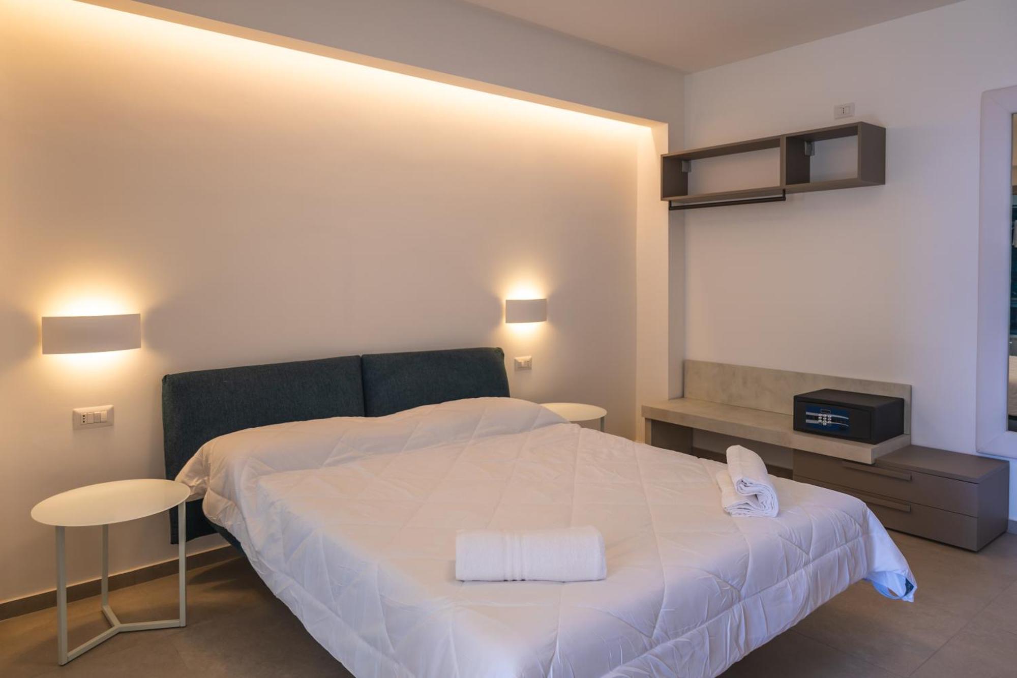 Atena Room 勒托阳尼 外观 照片