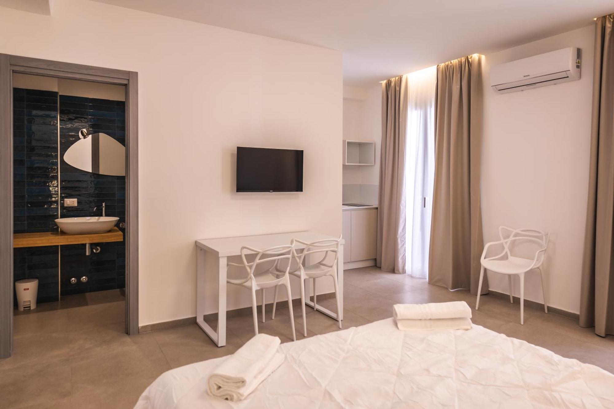 Atena Room 勒托阳尼 外观 照片