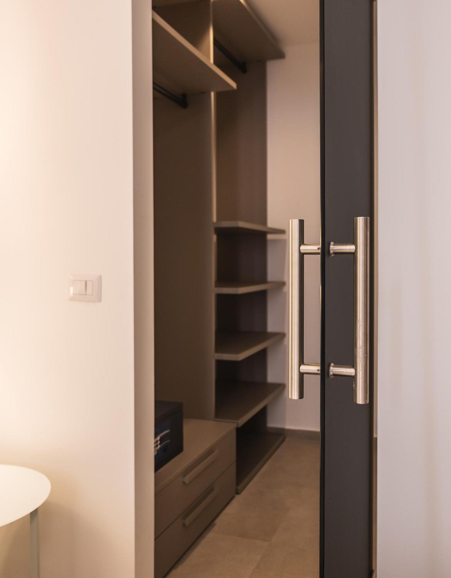 Atena Room 勒托阳尼 外观 照片