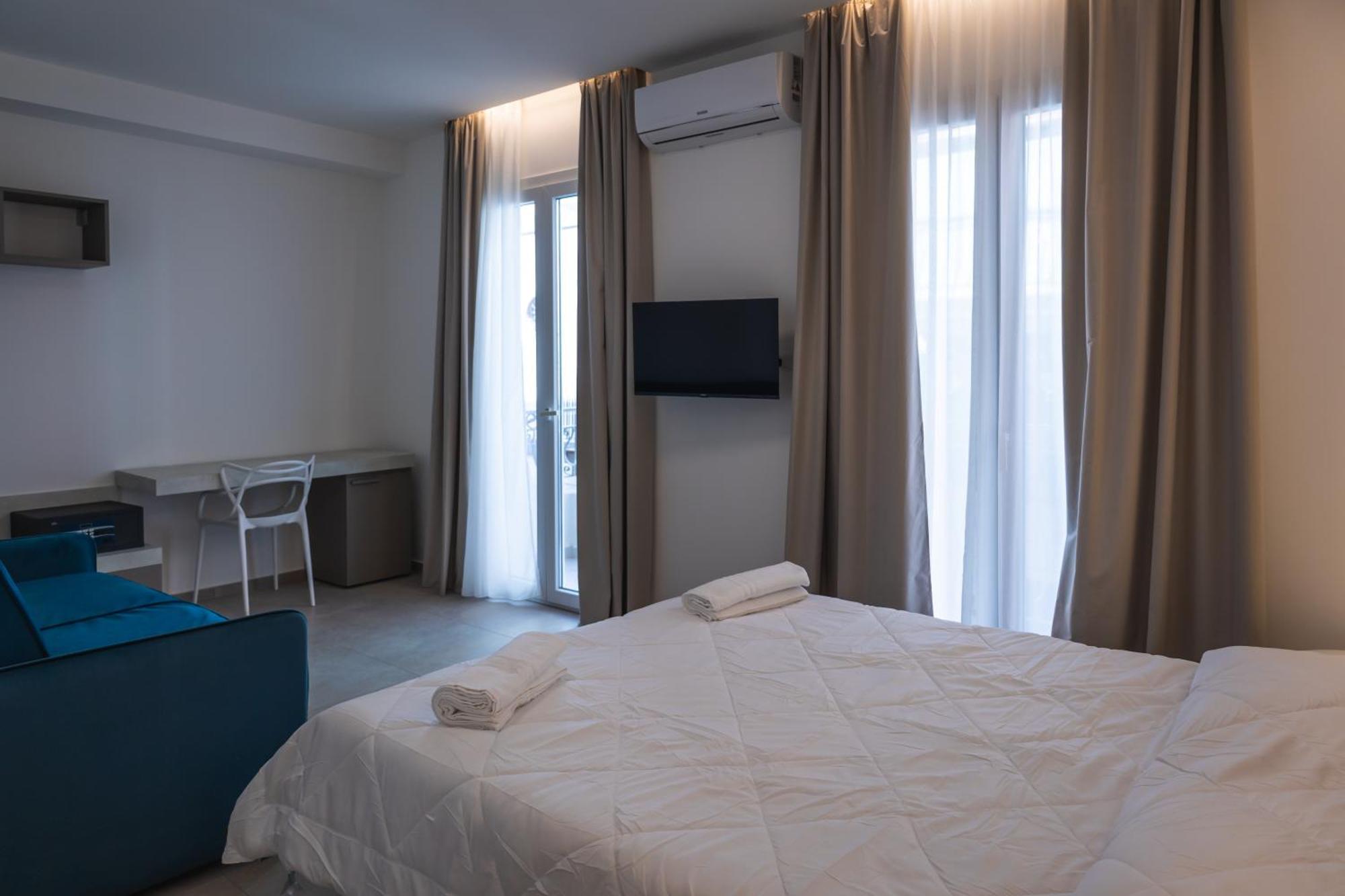 Atena Room 勒托阳尼 外观 照片